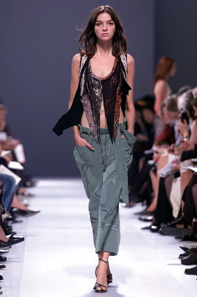 Look 16